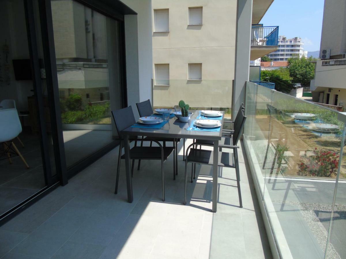 Appartement Proche Mer Avec Piscine Rosas Kültér fotó